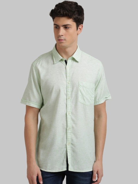 

Parx Men Green Slim Fit Solid Casual Shirt