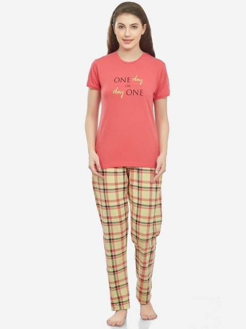 

Lenissa Women Pink Typography Printed Night Suit