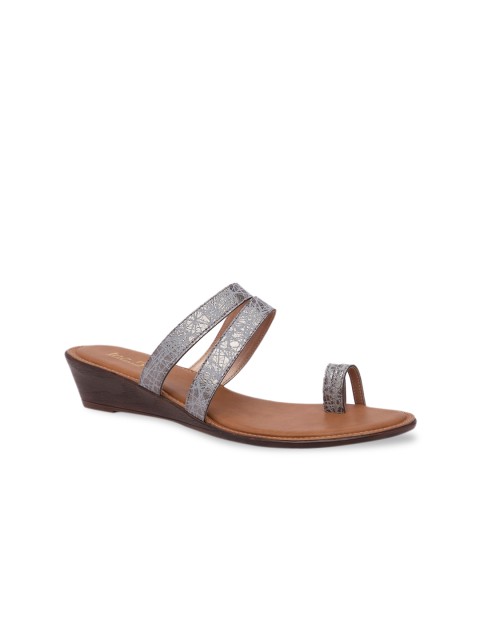 

Inc 5 Women Grey Printed Wedges
