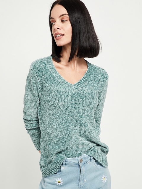 

max Women Green Solid Sweaters