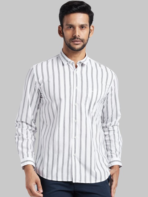 

Parx Men White & Black Slim Fit Striped Casual Shirt