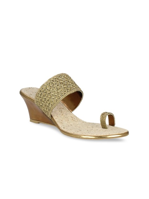 

Inc 5 Women Gold-Toned Woven Design Wedges