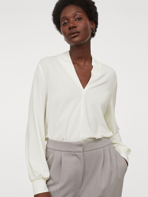

H&M Women White Solid V-Neck Top