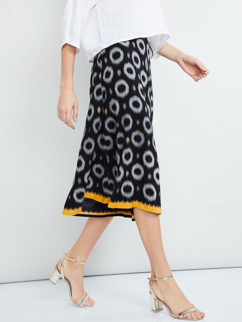 

max Women Navy Blue & White Loose Fit Printed Culottes