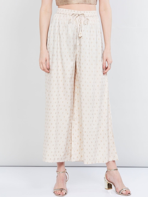 

max Women Off-White & Brown Printed Flared Palazzos