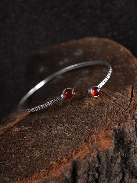 

Shoshaa Red Bracelet