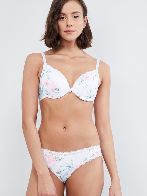 

max Women Cream-Coloured Floral Design Lace Basic Briefs SP19TBRF11CREAM