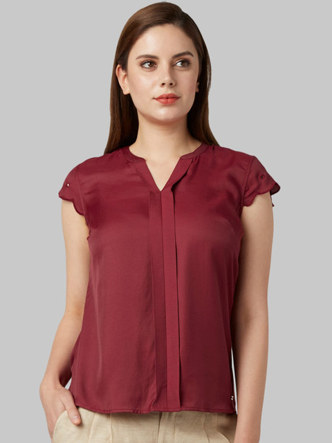 

Park Avenue Woman Maroon Solid Top