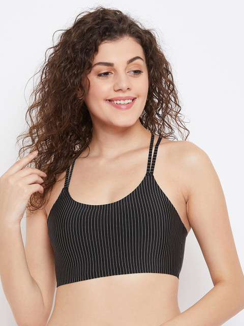 

SECRETS BY ZEROKAATA Black & White Solid Non-Wired Lightly Padded Workout Bra SZBLK2123