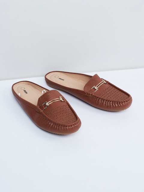

max Women Tan Mules