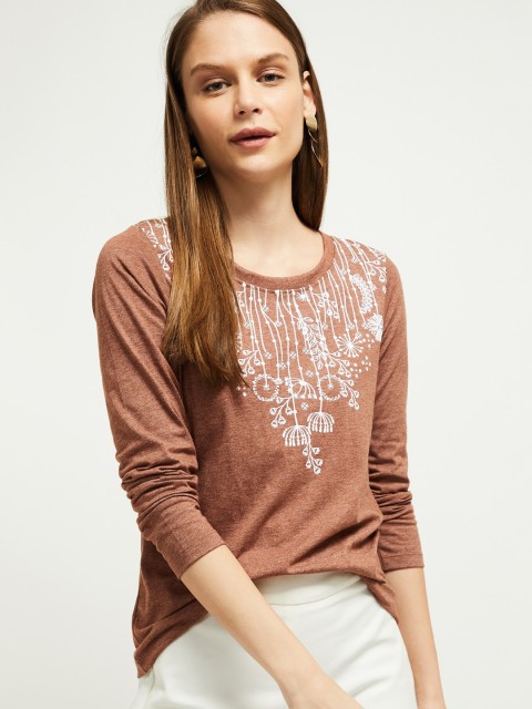 

max Women Brown Printed Round Neck T-shirt