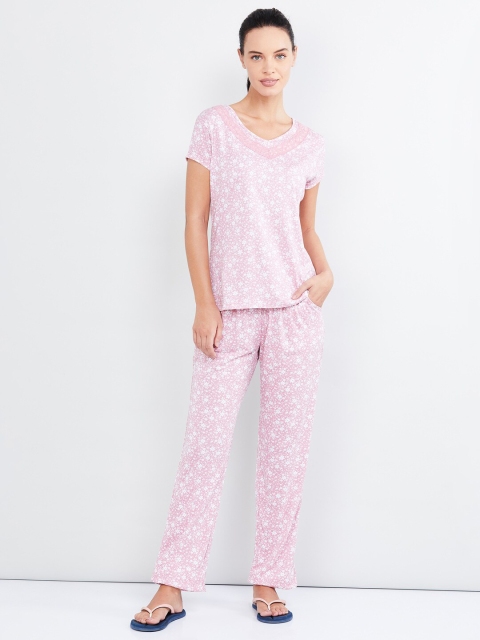

max Women Pink & Off-White Printed Night Suit