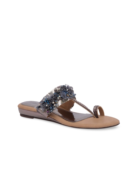 

Inc 5 Women Grey Solid One Toe Flats