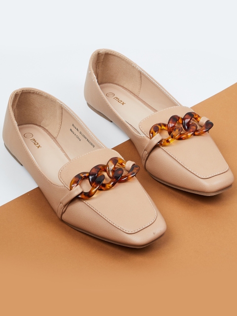 

max Women Beige Loafers