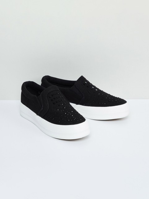 

max Women Black Slip-On Sneakers