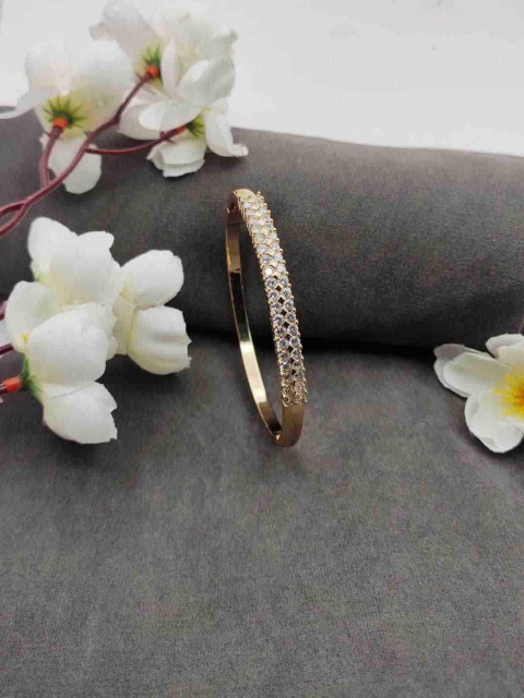 

Sia Art Jewellery Gold-Plated Bangle-Style Bracelet