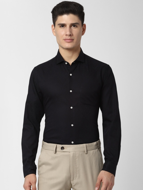 

Peter England Men Black Regular Fit Solid Formal Shirt