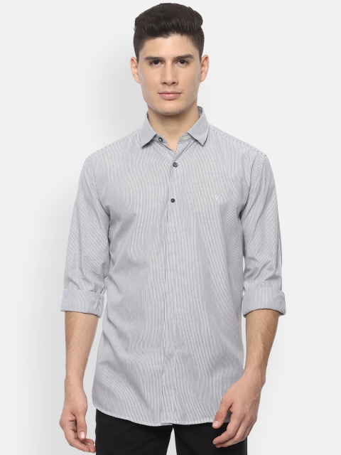 

V Dot Men Grey Slim Fit Striped Casual Shirt