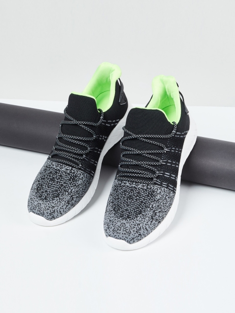 

max Men Black & Grey Woven DesignSneakers
