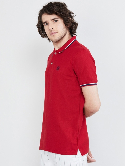 

max Men Red Solid Polo Collar T-shirt