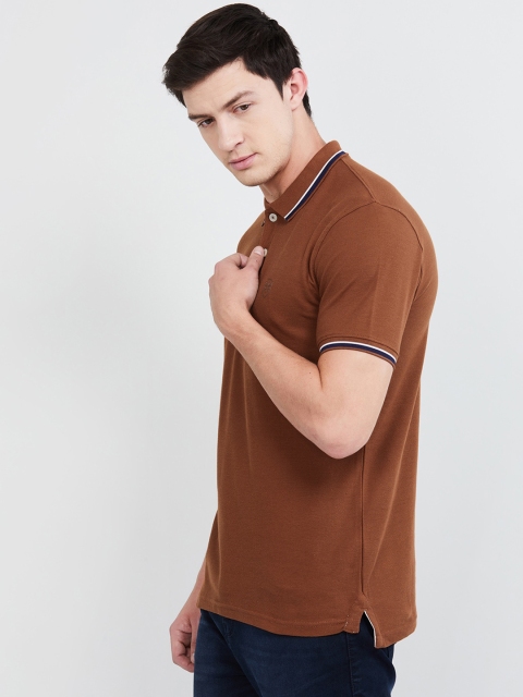 

max Men Brown Solid Polo Collar T-shirt