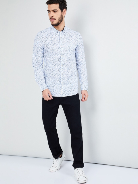 

max Men White & Blue Regular Fit Printed Casual Shirt