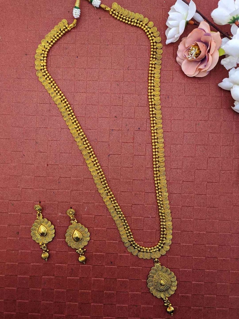 

Sia Art Jewellery Gold-Plated Antique South Indian Festive Jewellery Set