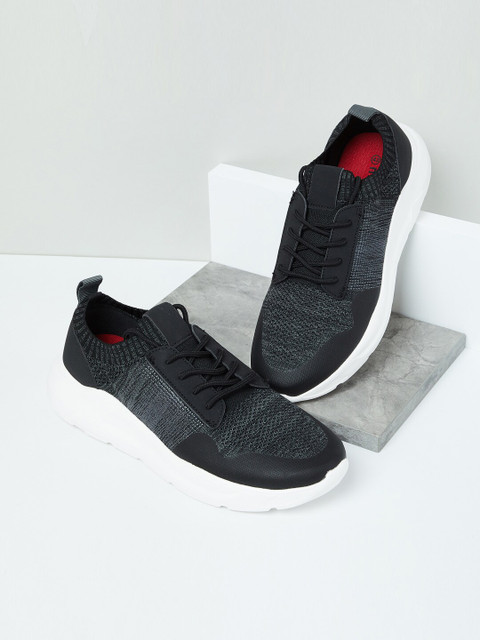 

max Men Black Sneakers