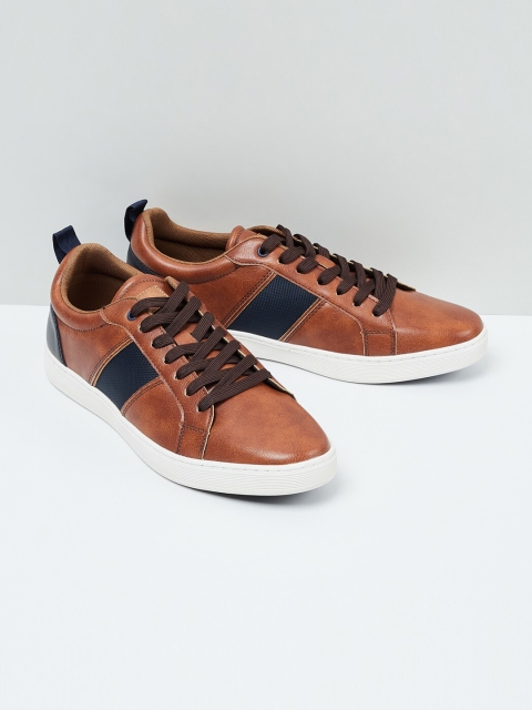 

max Men Tan Brown & Navy Blue Colourblocked Sneakers