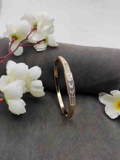 

Sia Art Jewellery Gold-Plated Cubic Zirconia Bangle-Style Bracelet