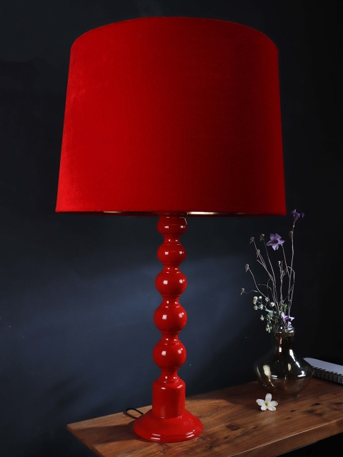 

Grated Ginger Red Self Design Contemporary Table Lamp with Shade