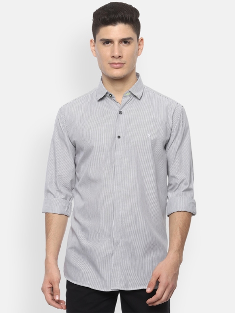 

V Dot Men White & Black Slim Fit Striped Casual Shirt