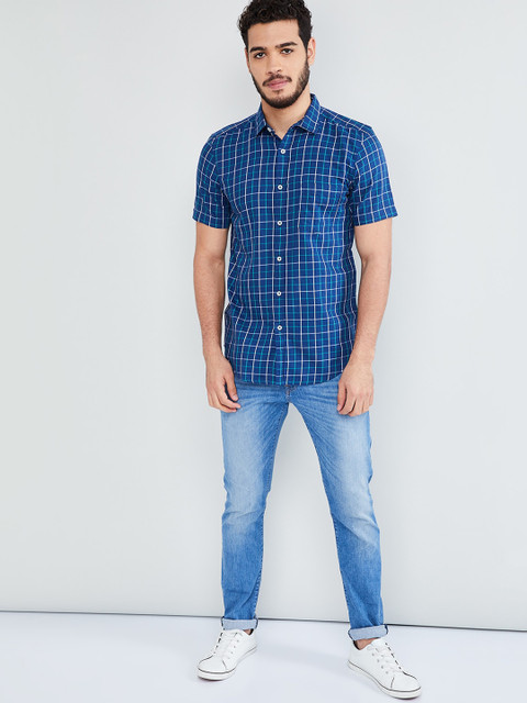 

max Men Blue & White Regular Fit Checked Casual Shirt