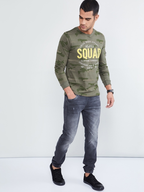 

max Men Green Camouflage Printed T-shirt