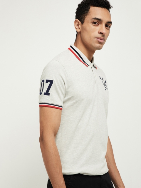 

max Men Beige Solid Polo Collar T-shirt