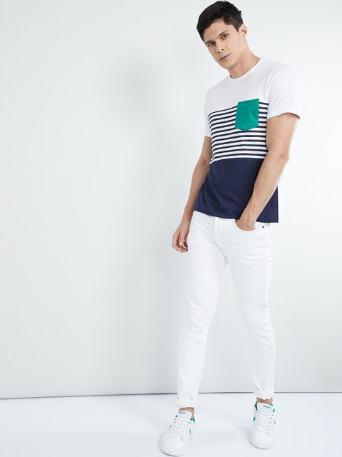 

max Men White & Navy Blue Colourblocked Round Neck T-shirt