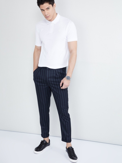 

max Men White Solid Polo Collar T-shirt