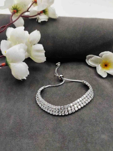 

Sia Art Jewellery Silver-Toned Bracelet