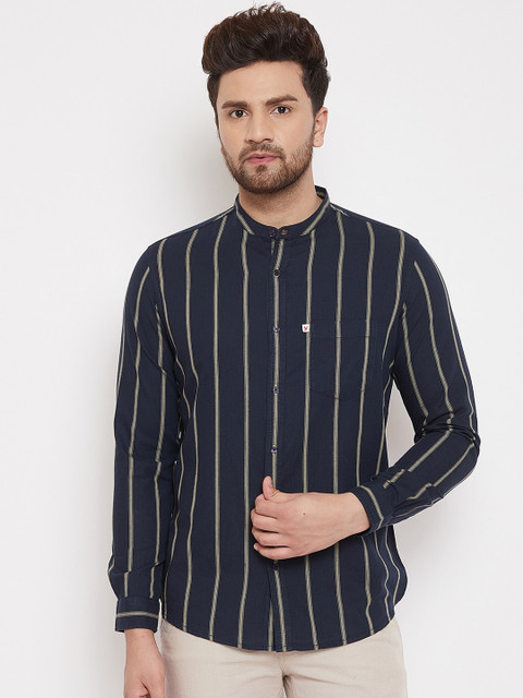 

Canary London Men Navy Blue & Off-White Slim Fit Striped Casual Shirt