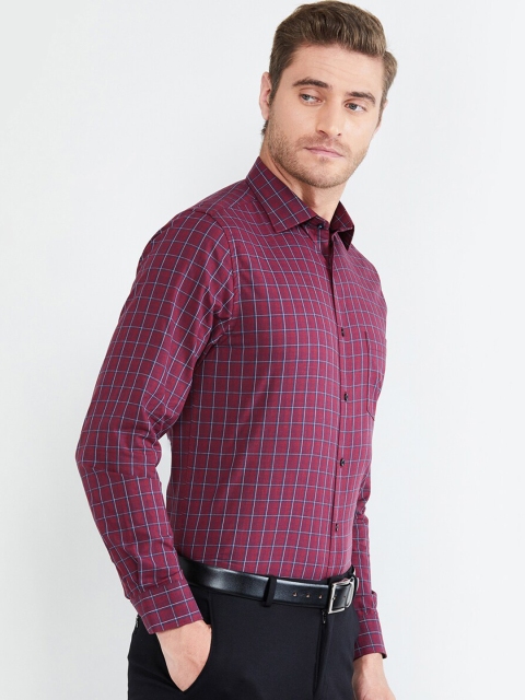 

max Men Maroon Slim Fit Checked Casual Shirt