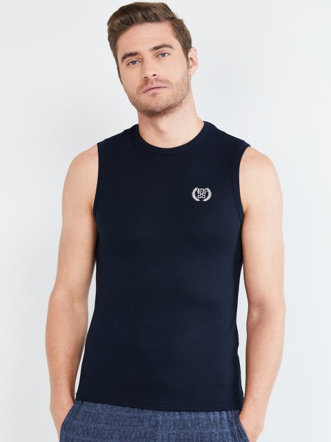 

max Men Blue Solid Round Neck T-shirt