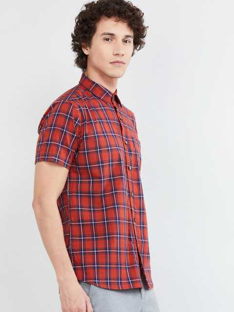 

max Men Red & Navy Blue Regular Fit Checked Casual Shirt