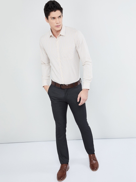 

max Men Beige Regular Fit Checked Casual Shirt