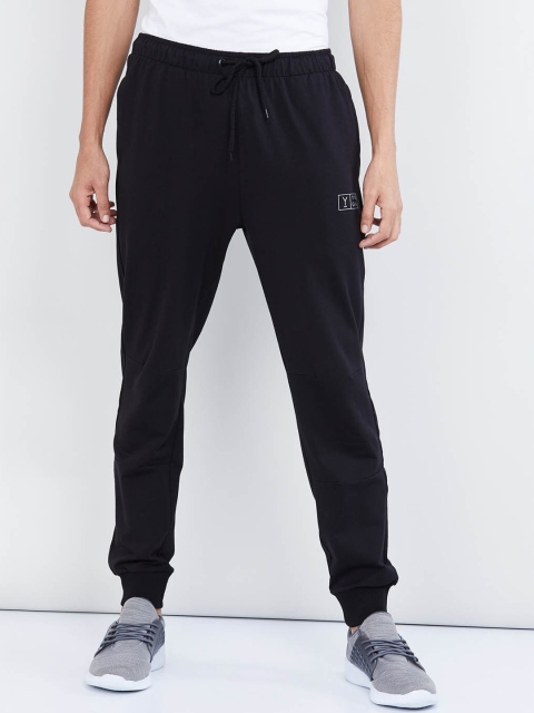 

max Men Black Solid Straight Fit Joggers
