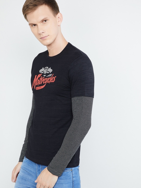 

max Men White Colourblocked V-Neck T-shirt