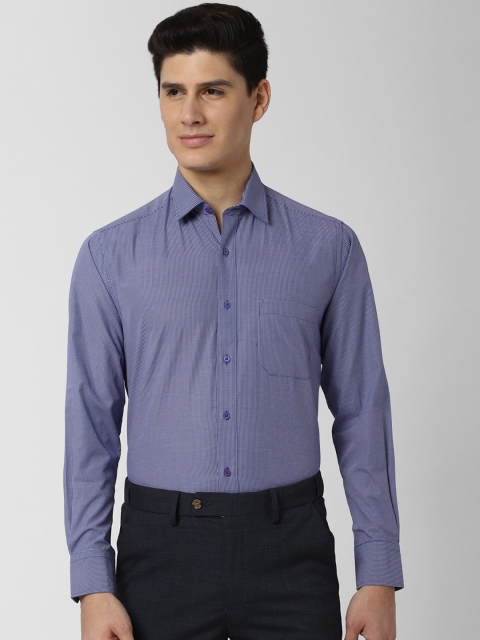 

Peter England Men Blue Regular Fit Checked Formal Shirt
