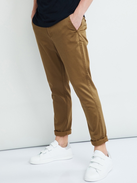 

max Men Brown Slim Fit Solid Chinos