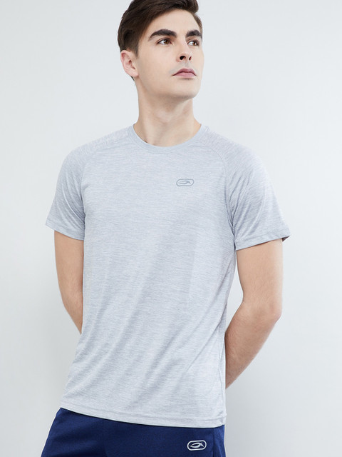 

max Men Grey Solid Round Neck T-shirt
