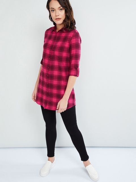 

max Women Fuchsia & Maroon Regular Fit Checked Casual Shirt