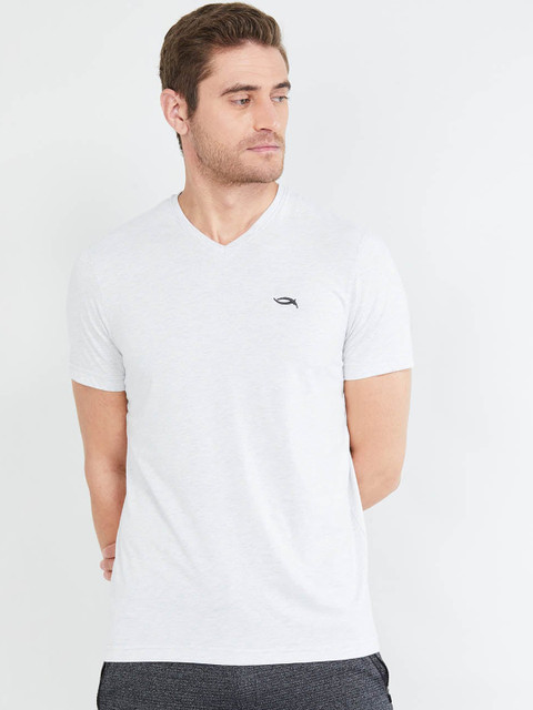 

max Men White Solid V-Neck T-shirt